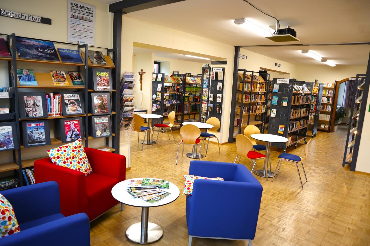 Bücherei Weer innen