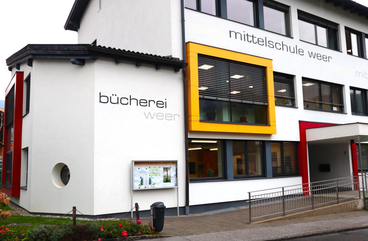 Bücherei Weer von außen